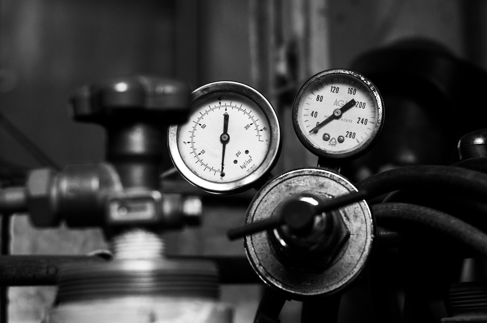 Pressure gauges and valves
